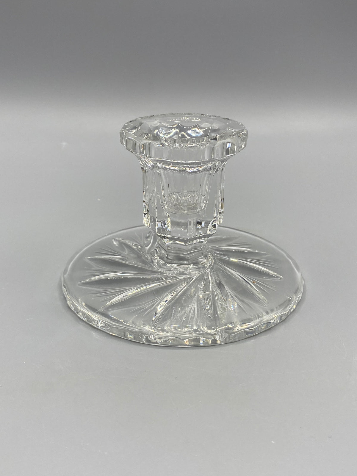 Bougeoir en cristal taillé, mesure de la hauteur