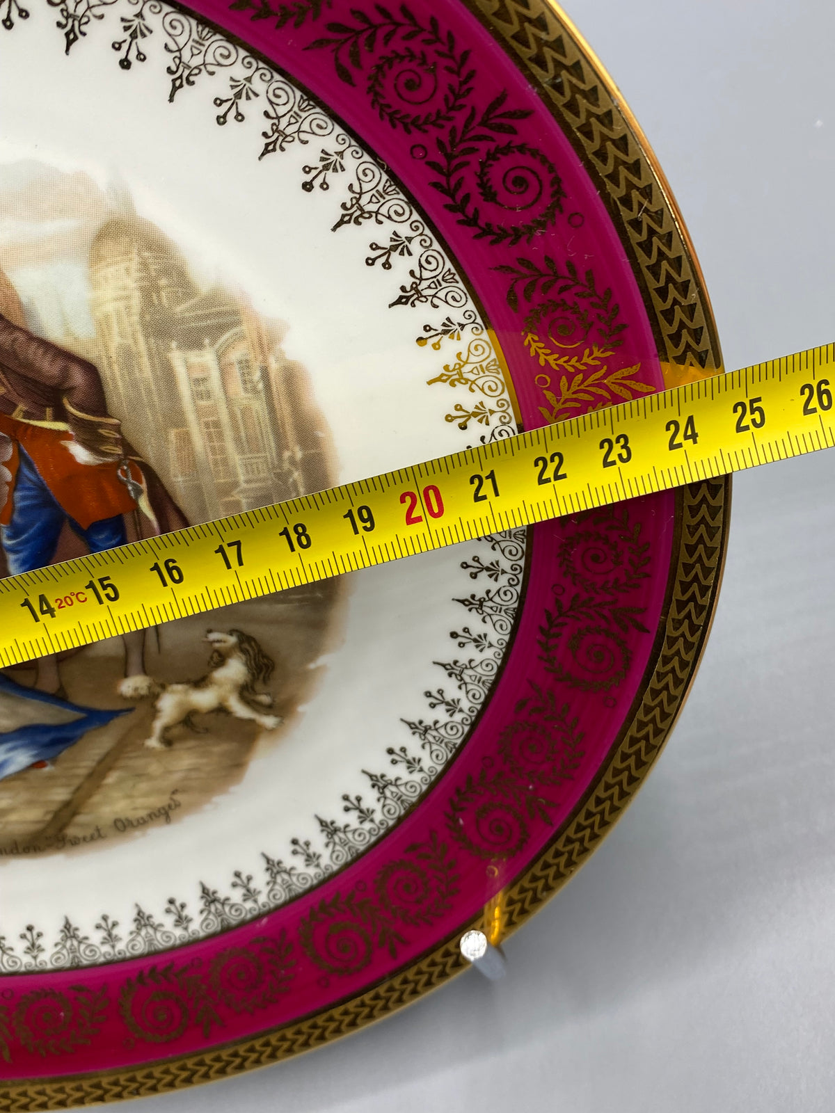 Mesure du diamètre de l’assiette Limoges à bordure framboise