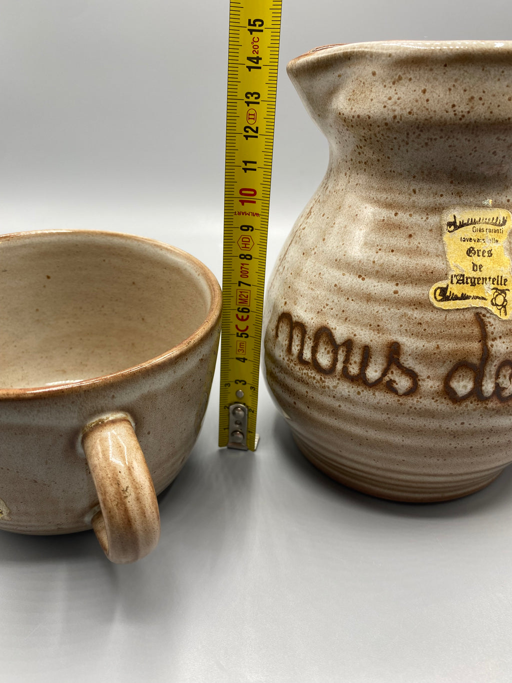 Dessous du pot à lait et marquage de contenance 70 cl