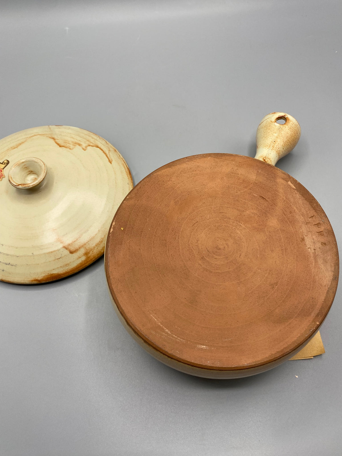Mesure de la longueur du poêlon avec son manche