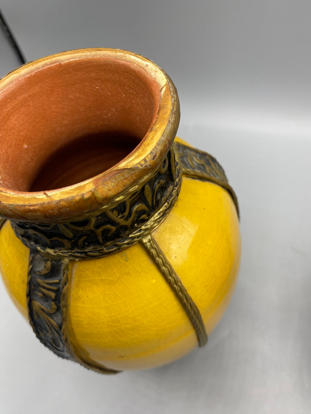 Intérieur en terre cuite du vase marocain