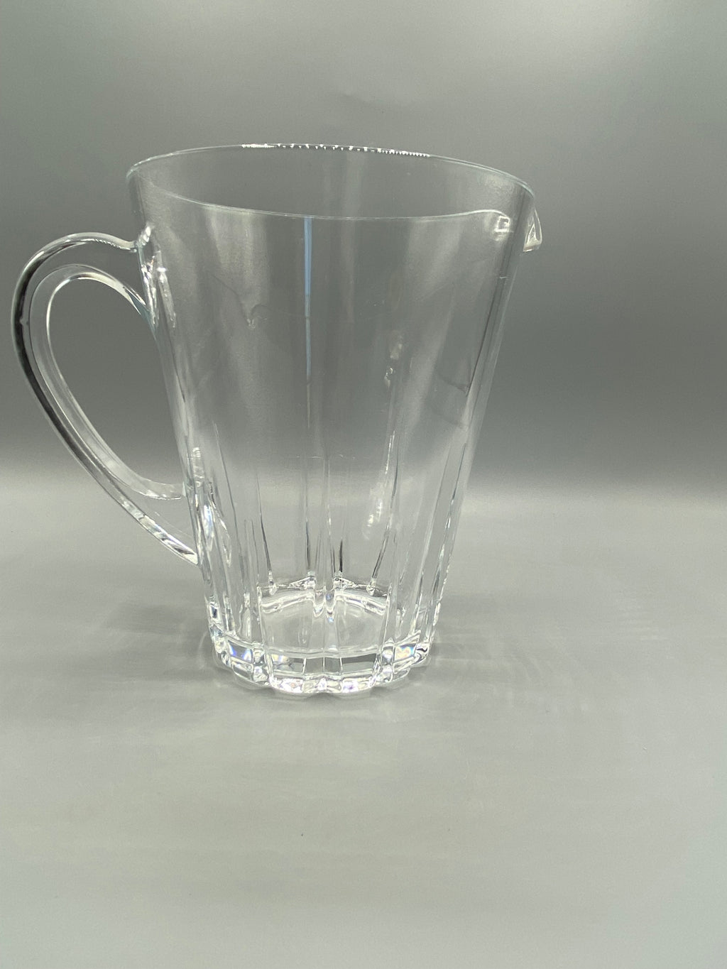 Mesure de la hauteur du pichet Cristal d’Arques