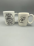 Deux mugs blancs vus de dos, médaillon Forever sur le premier
