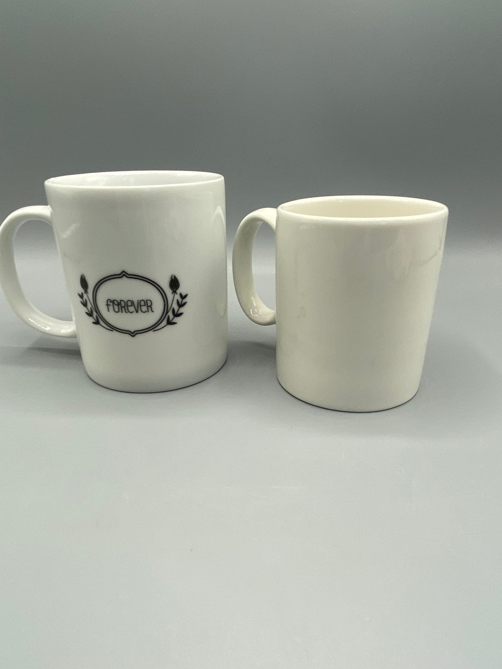 Mugs Super Marraine et colombe avec un mètre pour illustrer leur hauteur