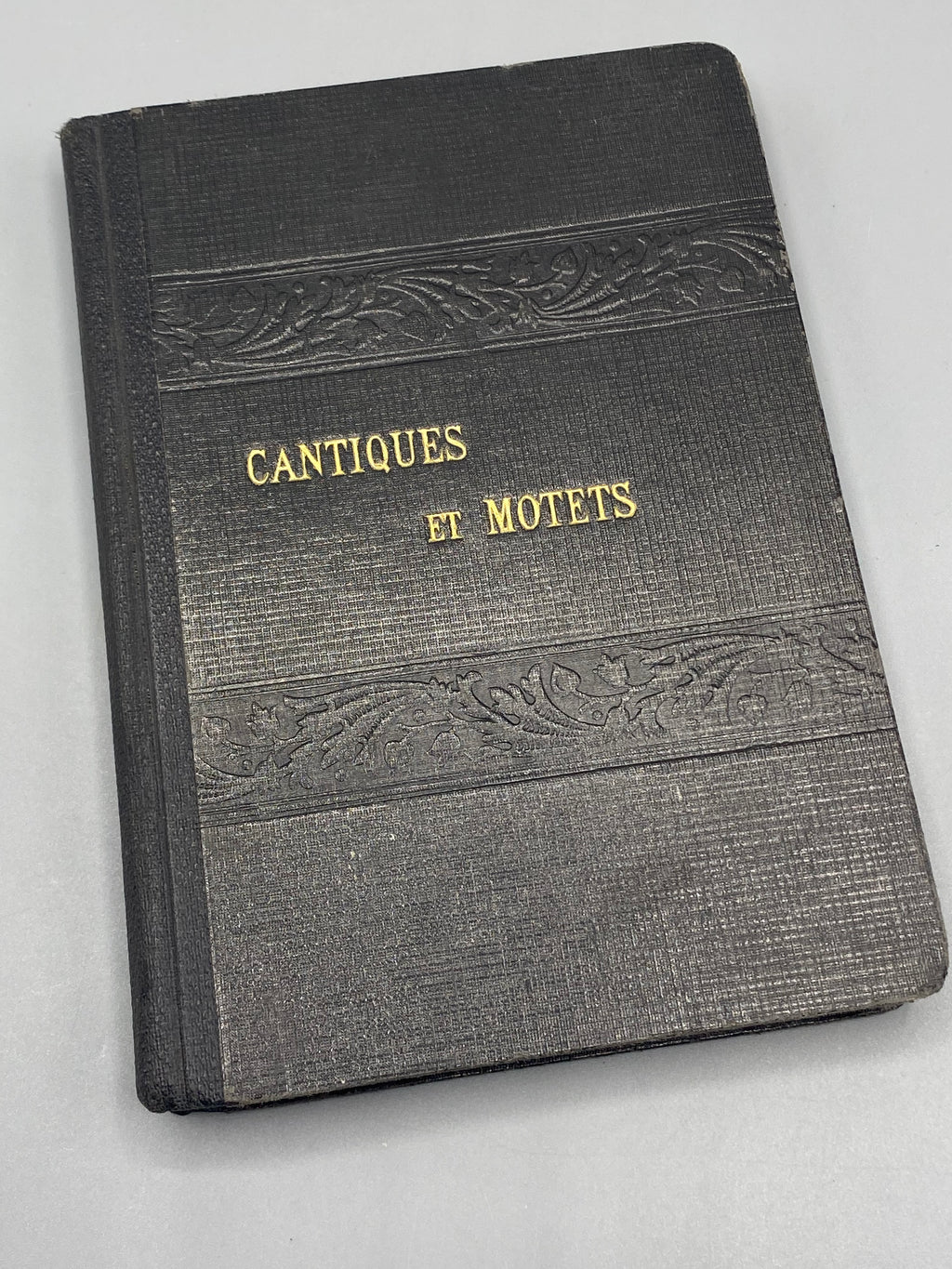 Page intérieure du recueil ancien Cantiques et Motets