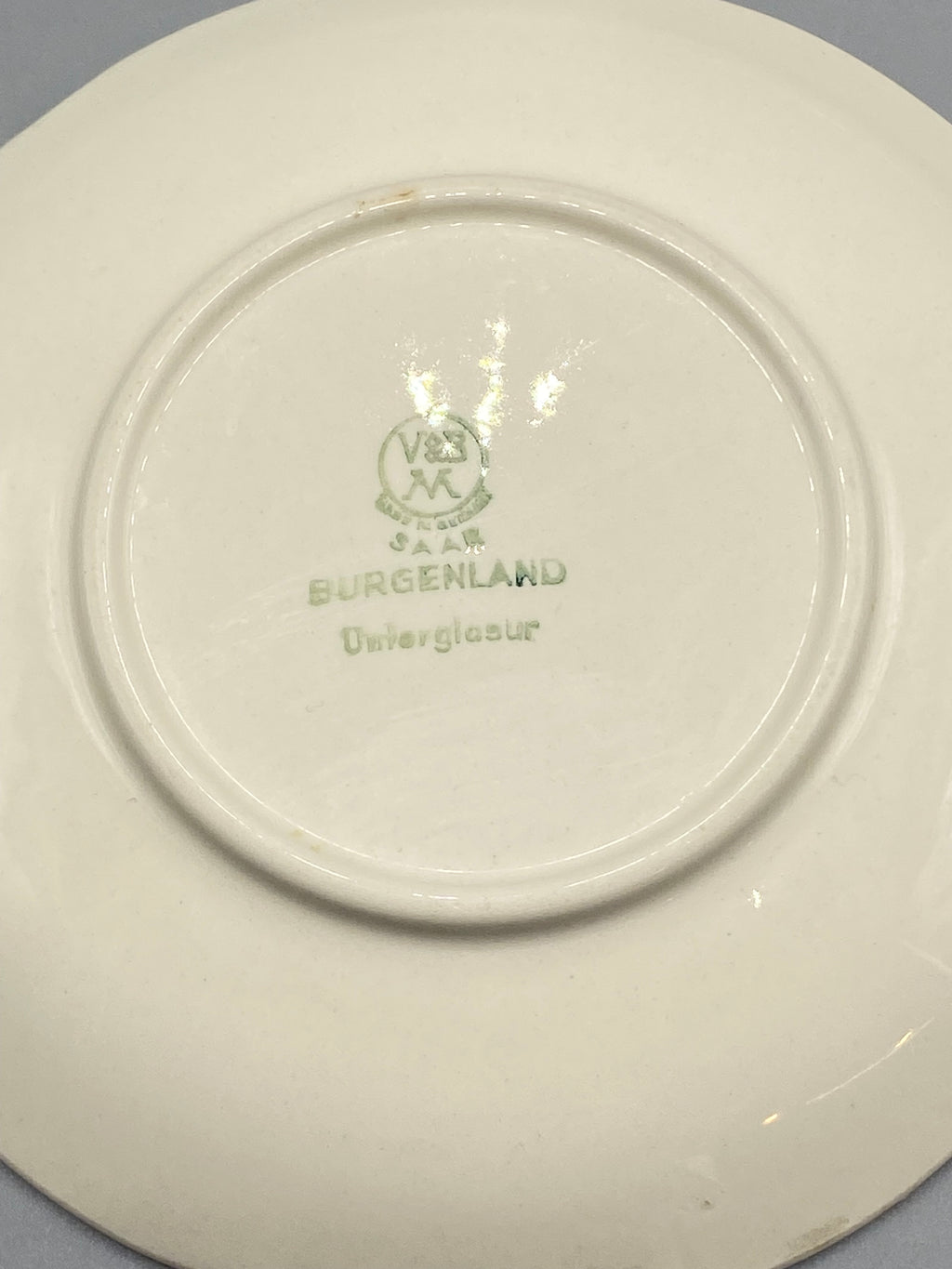 Estampille Villeroy & Boch Saar Burgenland Unterglasur au revers