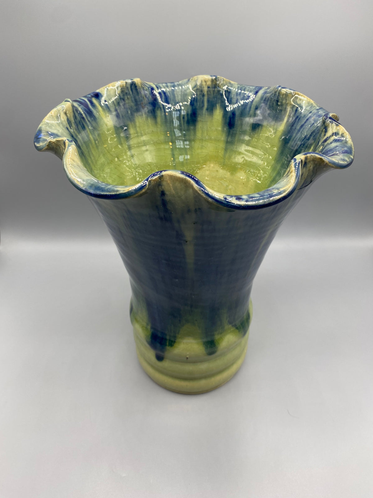 Mesure du diamètre de l’ouverture ondulée du vase