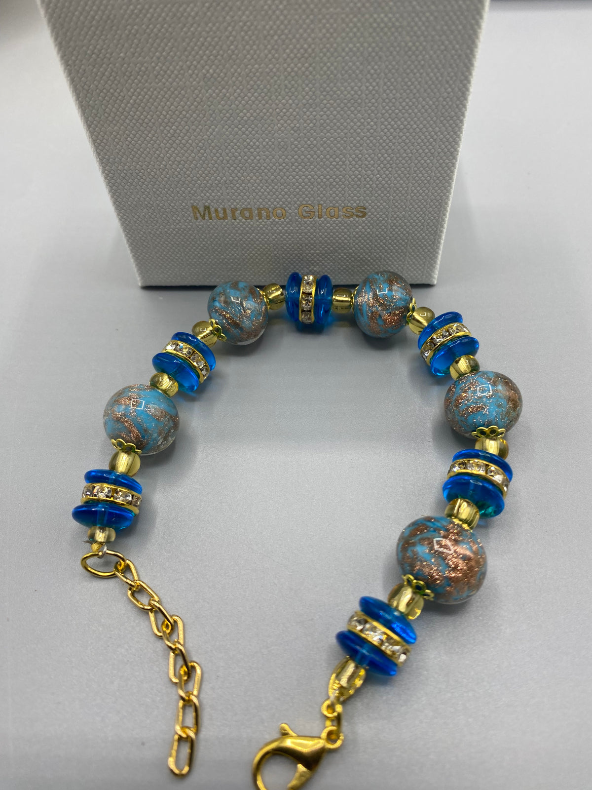 Bracelet Raffinato Golden Sparkles Blue en verre de Murano avec son coffret