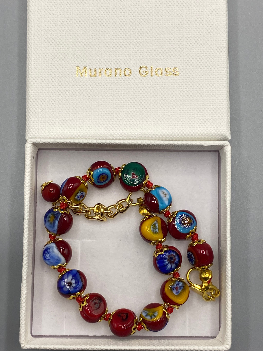 Détail du bracelet Murano Mosaic millefiori rouge