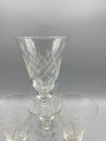 Six verres à vin en cristal gravé à décor de croisillons des années 1950