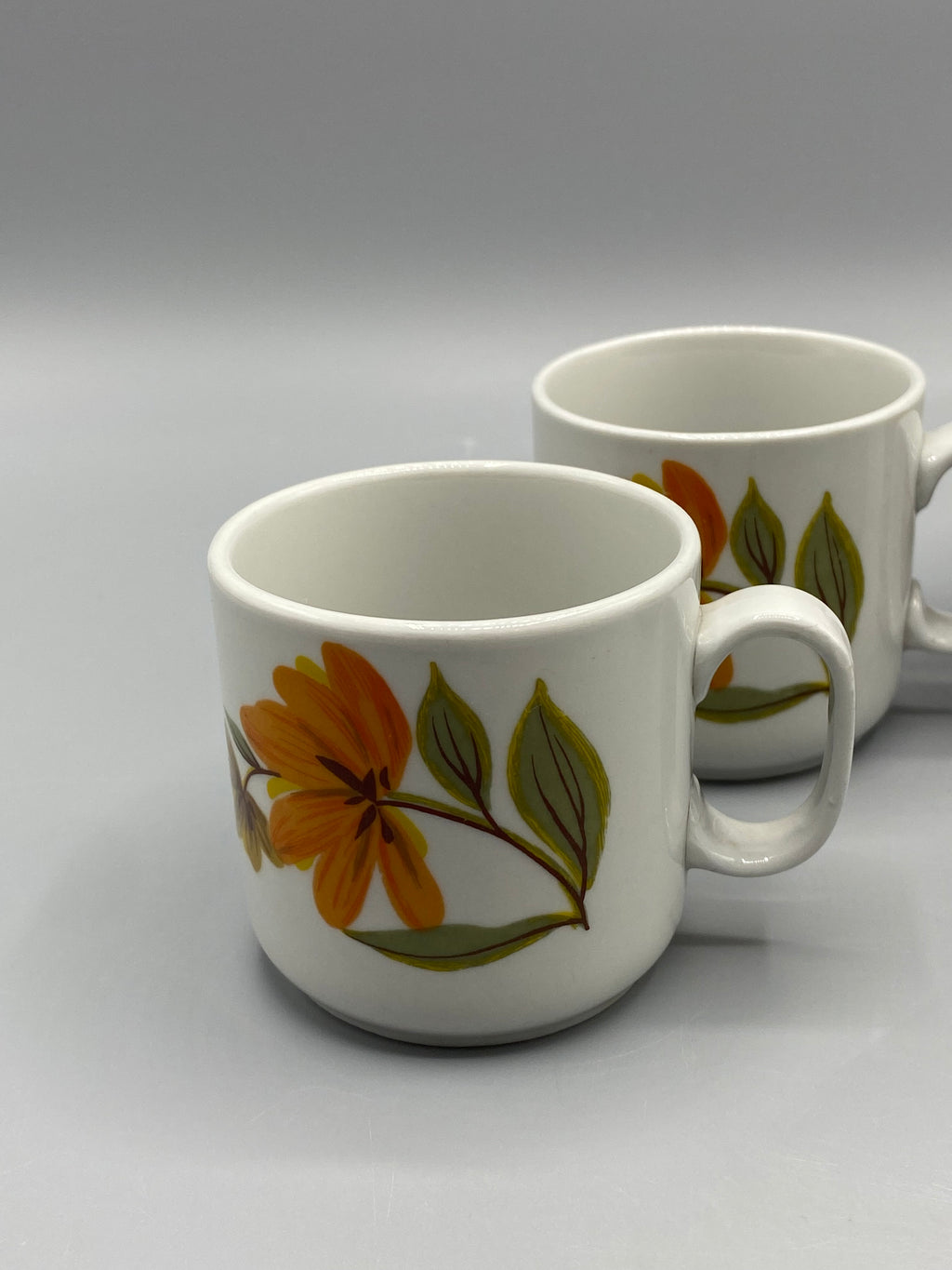 Quatre tasses vintage Monopoli en porcelaine italienne à fleurs orange