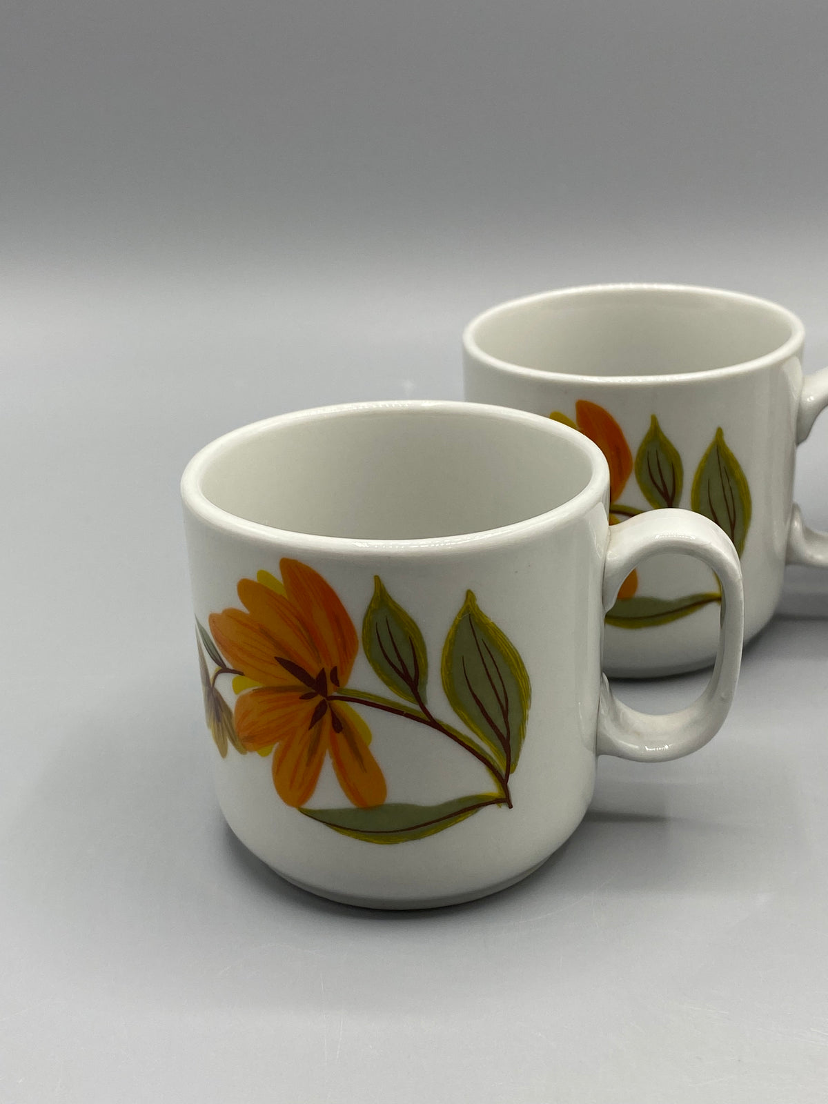 Quatre tasses vintage Monopoli en porcelaine italienne à fleurs orange
