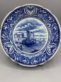 Assiette décorative Royal Sphinx Maastricht Delft bleu, vue d’ensemble au paysage de voiliers