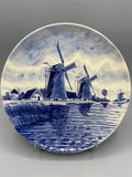 Assiette décorative Delft bleu aux trois moulins hollandais, vue de face