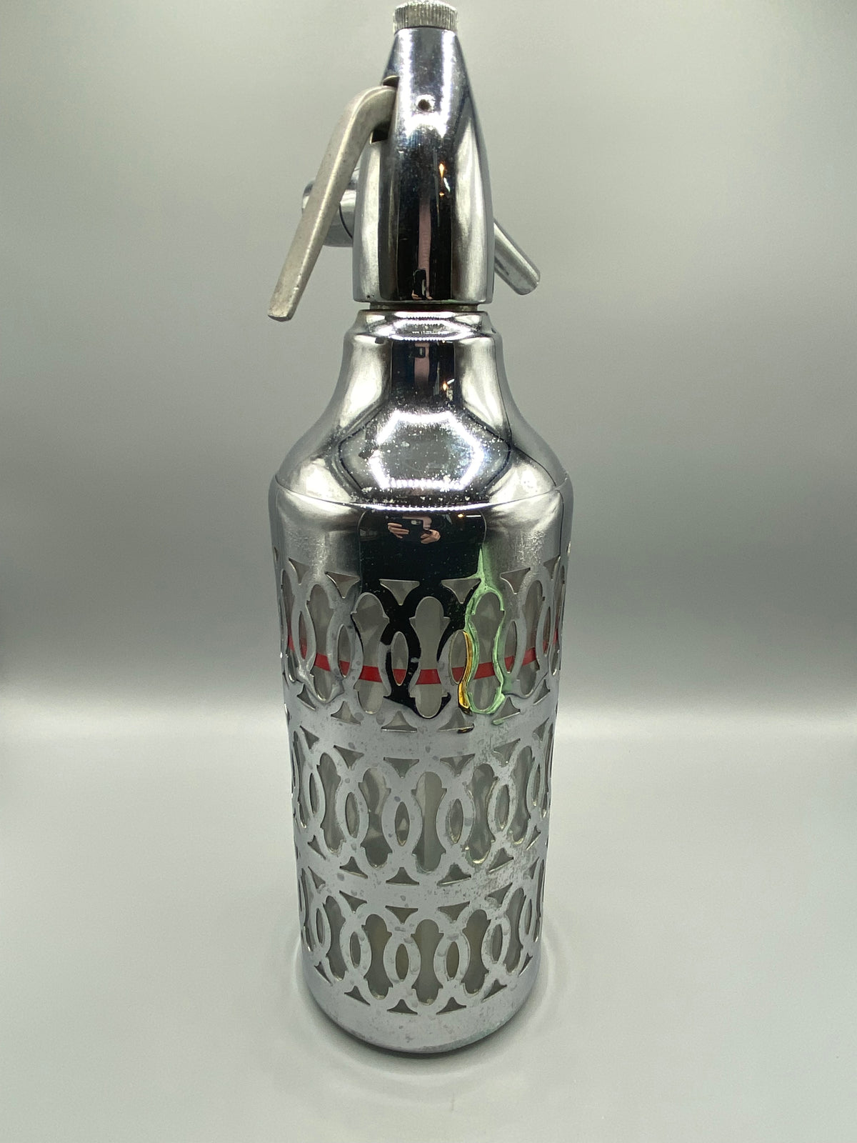Autre vue du siphon Sparklets De Luxe, résille géométrique et levier de commande