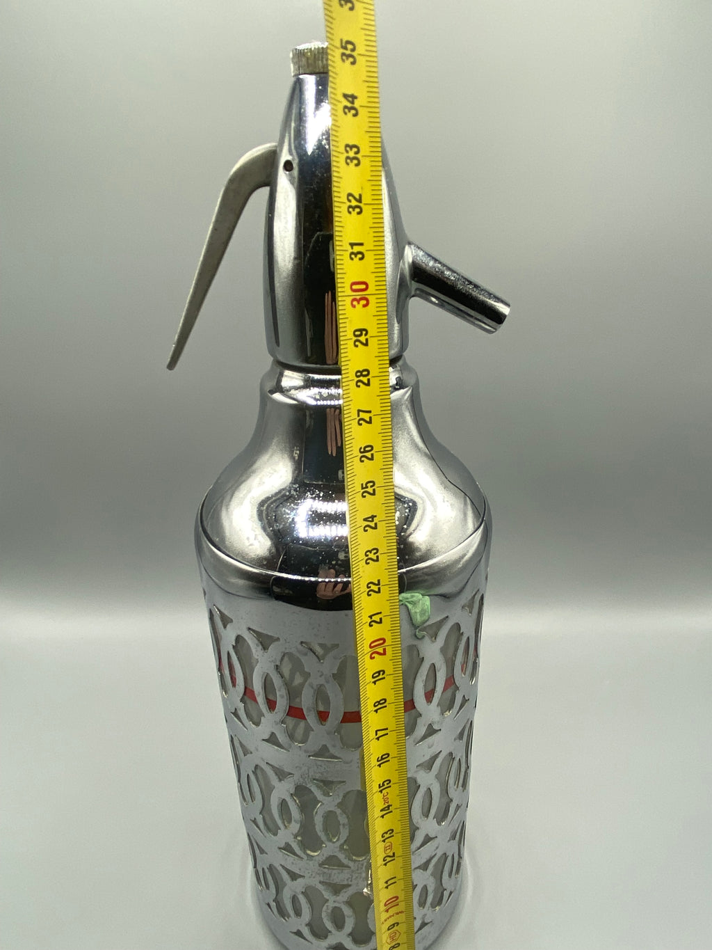 Mesure de la hauteur du siphon Sparklets De Luxe, environ 35 cm